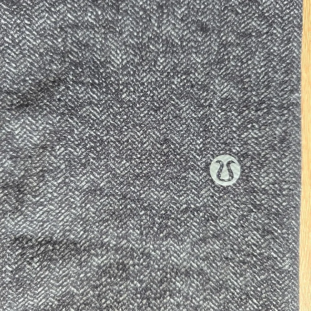 Wunder Under Crop III Heathered Herringbone Size 4